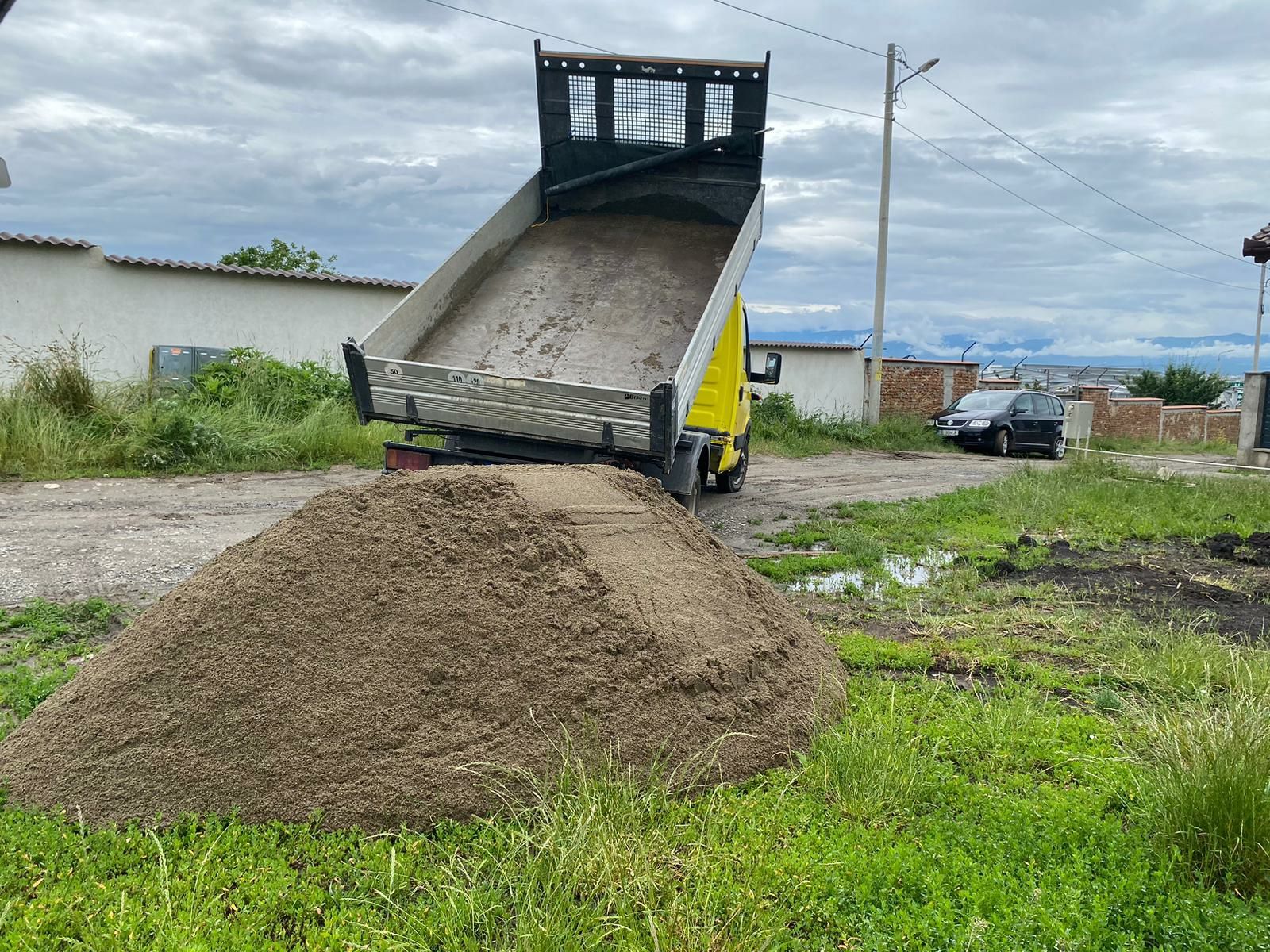 Nisip sort pietris zidarie sape beton balastru pamant basculabil