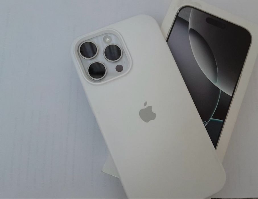 iPhone 16 pro max 256GB white