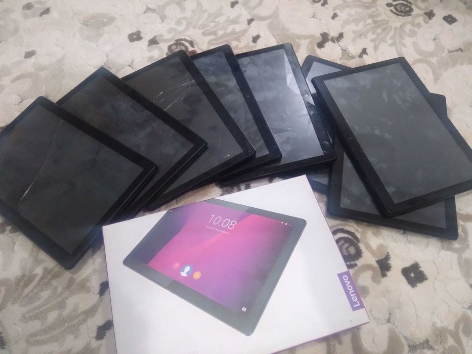 Vand tableta pentru piese