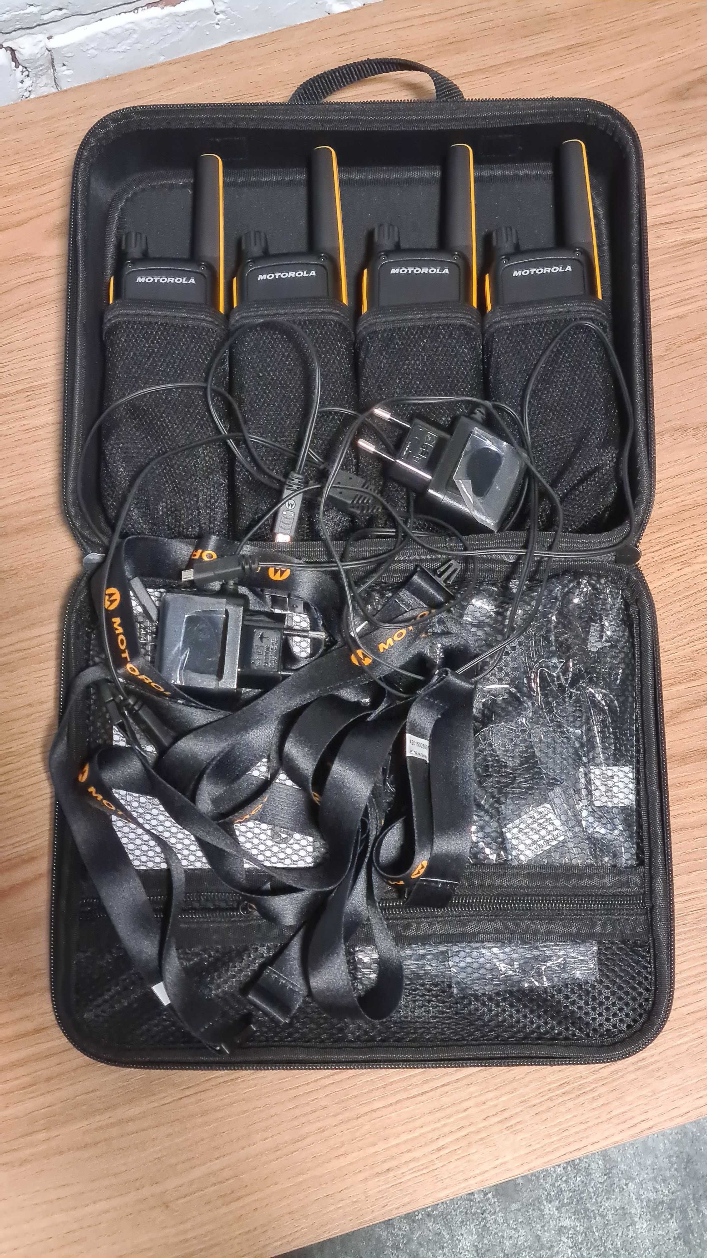 Statie radio PMR portabila Motorola TALKABOUT T82 Extreme Quad - 4 buc
