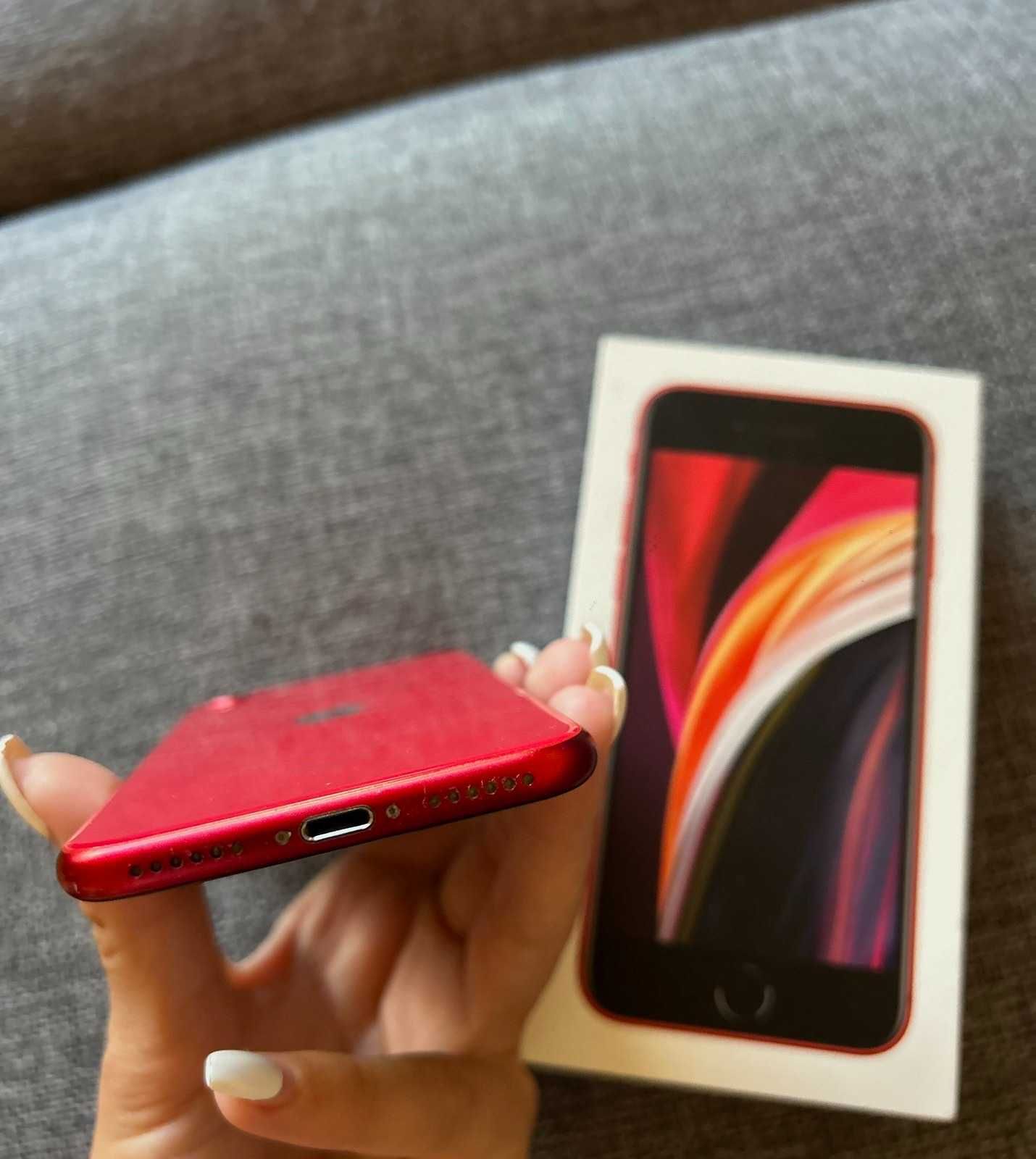 Iphone SE 20 червен