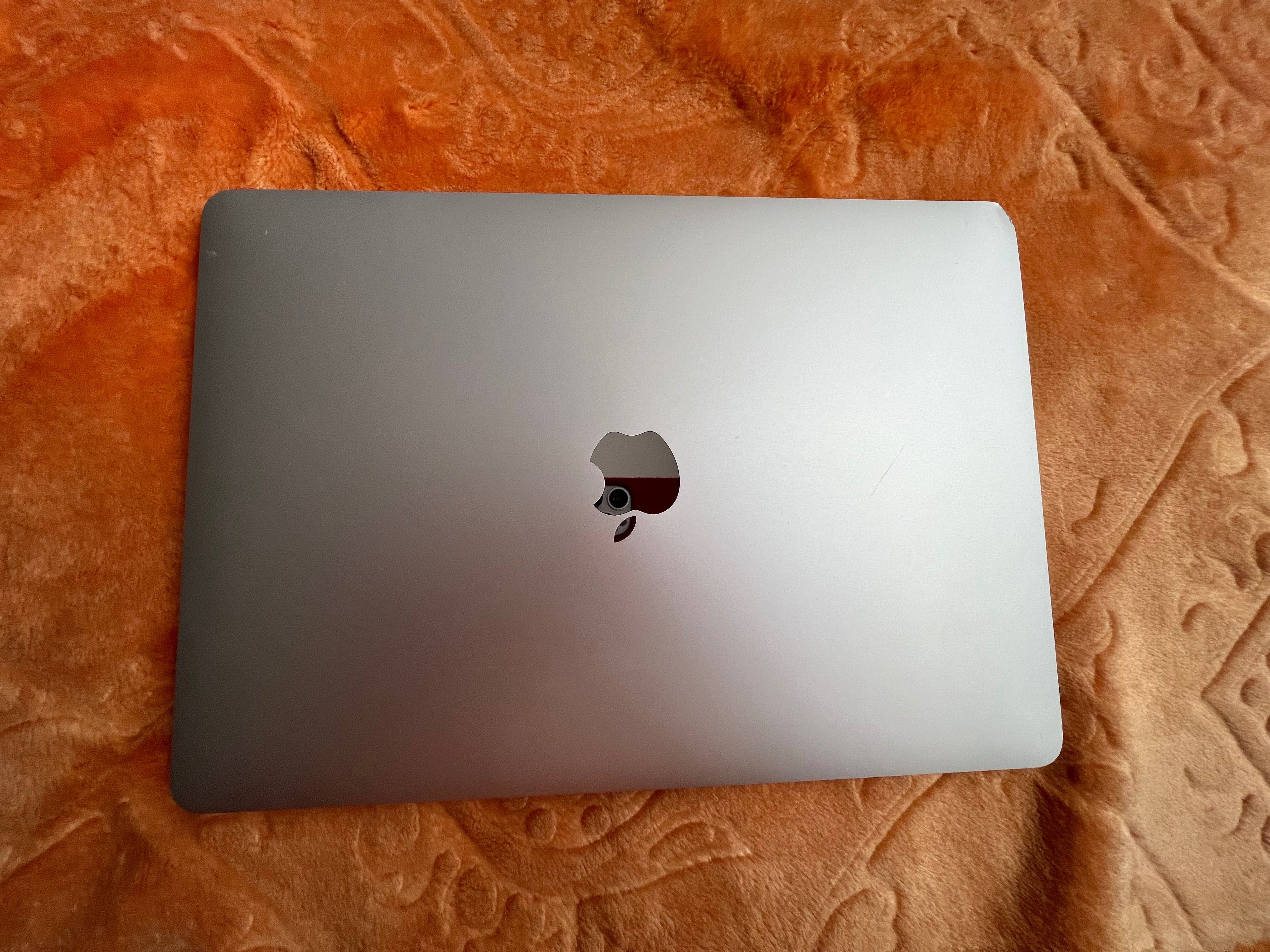 MacBook Pro 13" Touch Bar 128GB SSD Silver (2019)