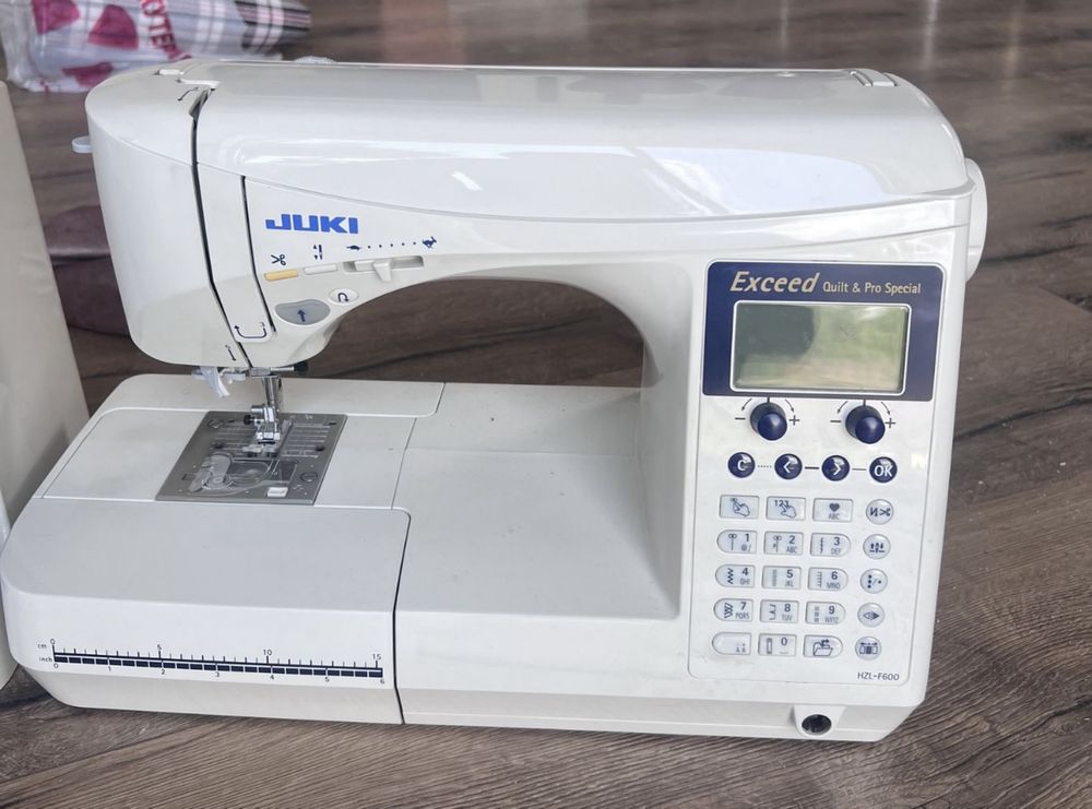 Продам швейную машинку