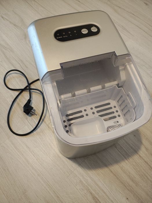 Masina cuburi de gheata Heinner HIM-120S, Capacitate 12kg/24h