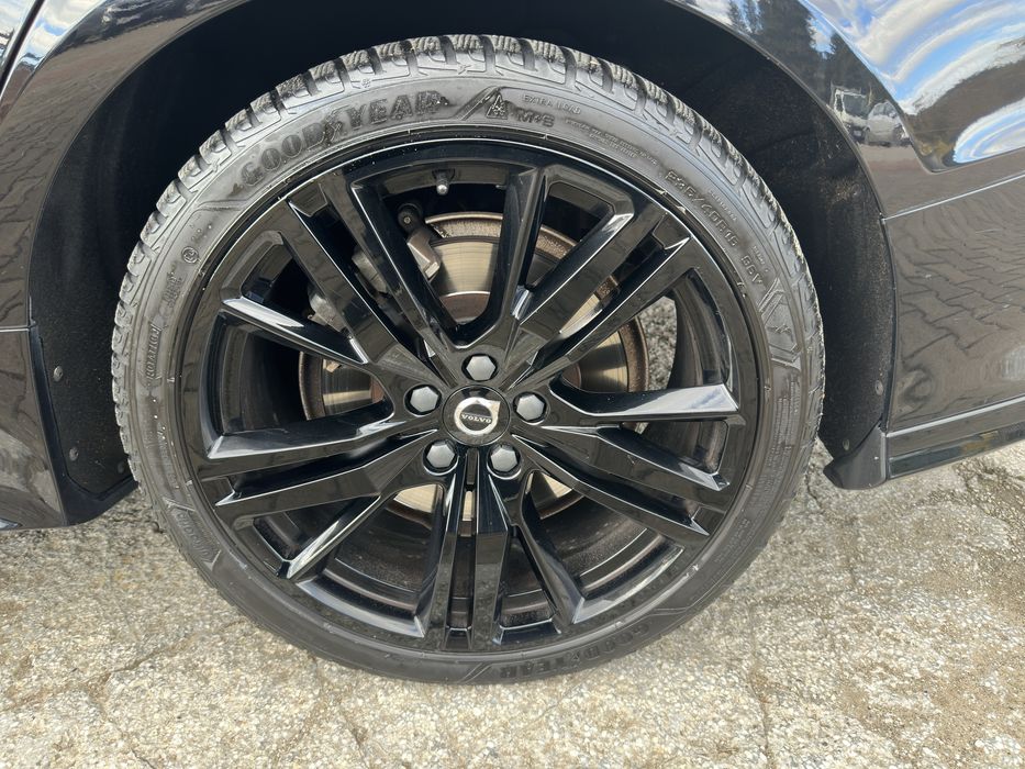 Volvo S60 T8  R Designe Recharge Black Edition