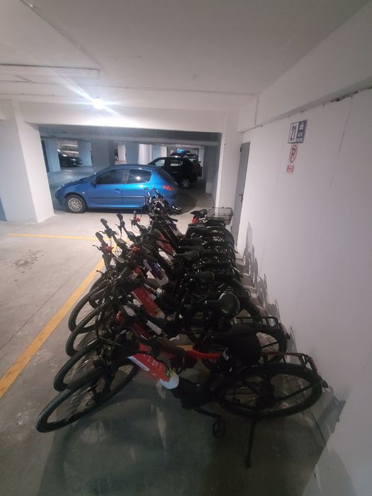 Bicicleta electrica de inchiriat pentru Glovo Bolt Wolt Delivery