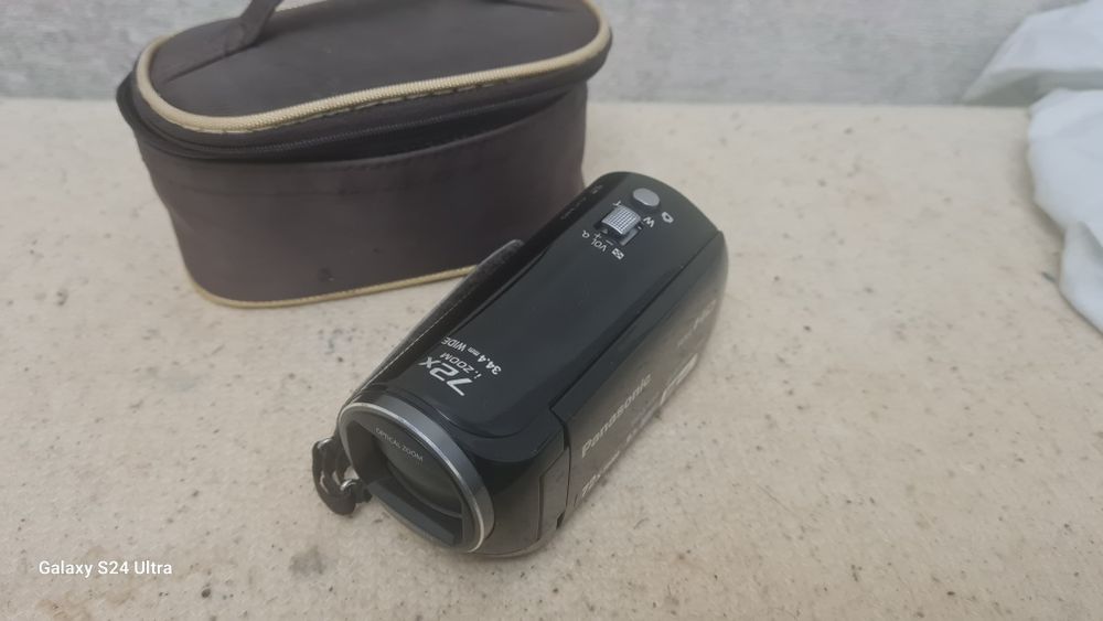 Видеокамера с ультра зумом