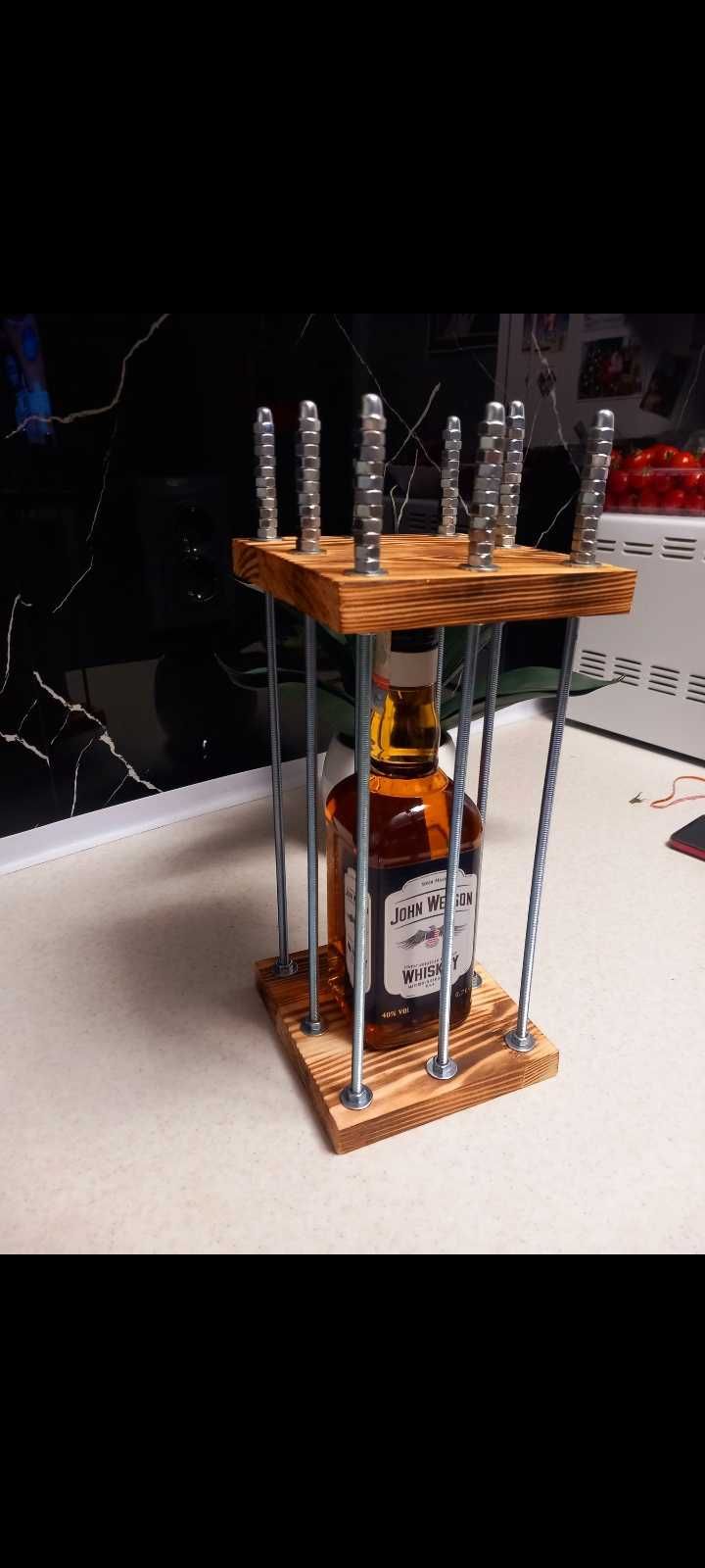 Bottle Prison / Cusca Sticla