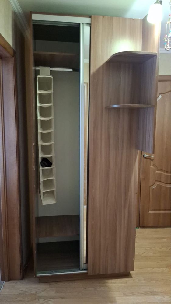 Шкаф угловой для прихожей
