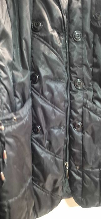 Продавам дамски черни палта.