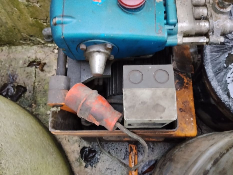 Pompă spălat 380v are și furtun și lance wap