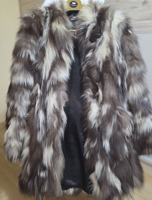 Haina blana vulpe argintie