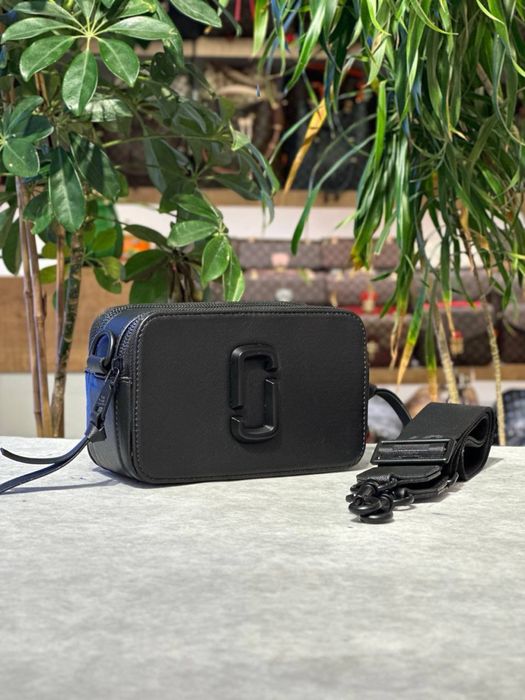 Geanta Marc Jacobs Noua !!! Dimensiuni 20/12 !!!