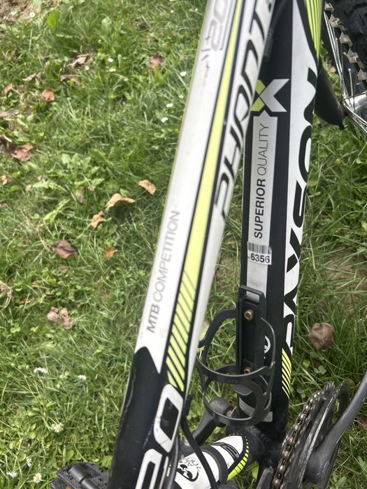 Bicicletă. mountain bike de competitie