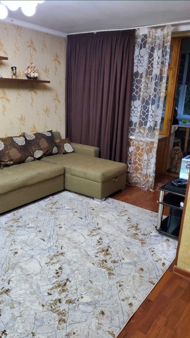 Продается 2х комнатная квартира переделанная в 3х.  Мирзо-улугбекский
