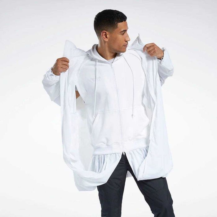 Худи Reebok в коллаборации корейским дизайнером Juun.J