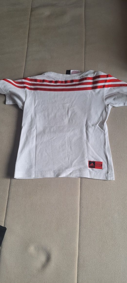 Vând tricou Adidas