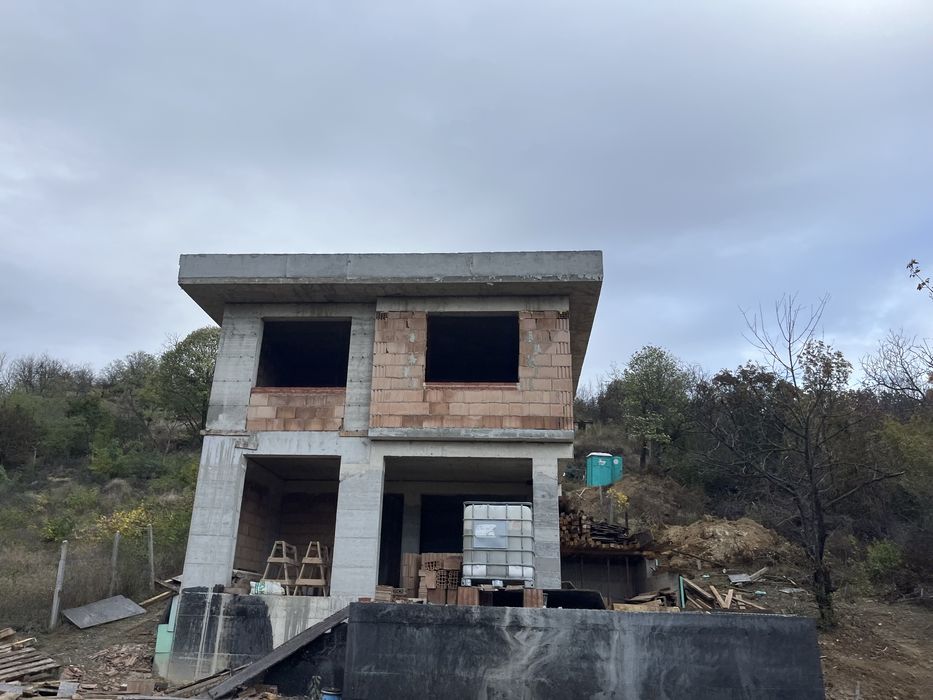 От собственик продава самостоятелна къща кв.Изгрев Варна