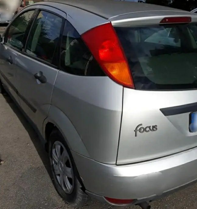 Ford Focus mk1 1.6 - motor, cutie, radiator, scaune, usi, faruri, roti