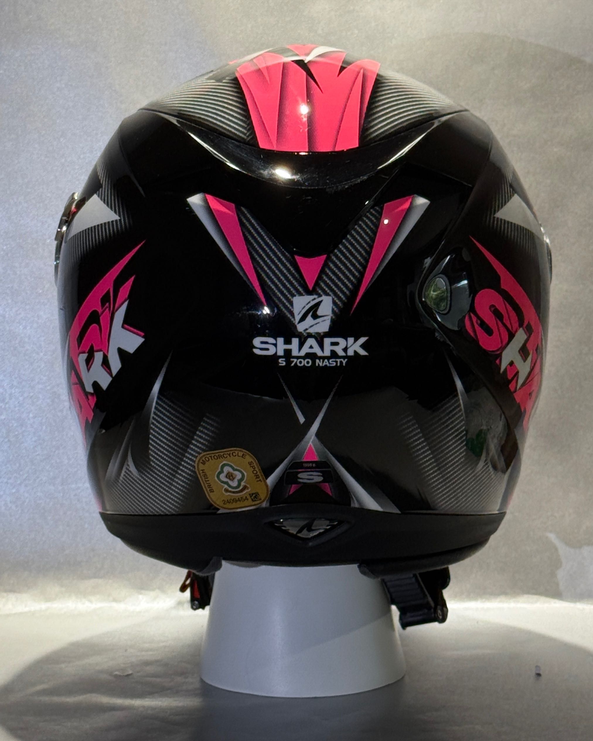 Каска за мотор Shark S 700 Nasty размер S в много добро състояние.