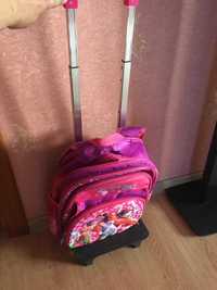 Продам детский рюкзак-чемодан на колесиках с выдвигающимися ручками