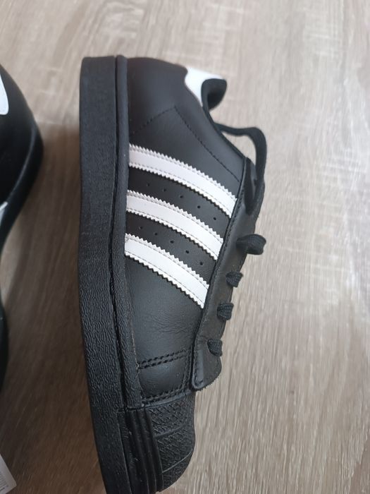 Vând adidasi Nr 38 Adidas 300 de lei
