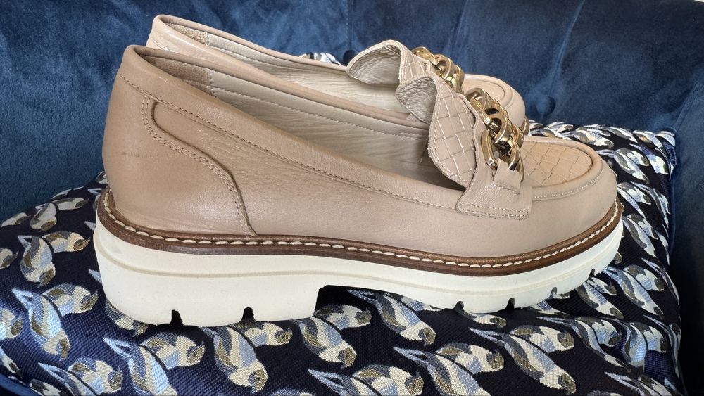 Mocasini bej Louise din piele naturală