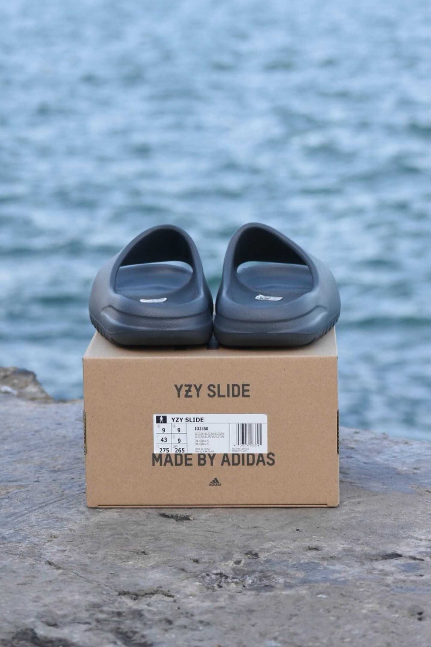 Yeezy Slide Slate Gray