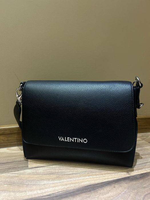 Черна чанта Valentino