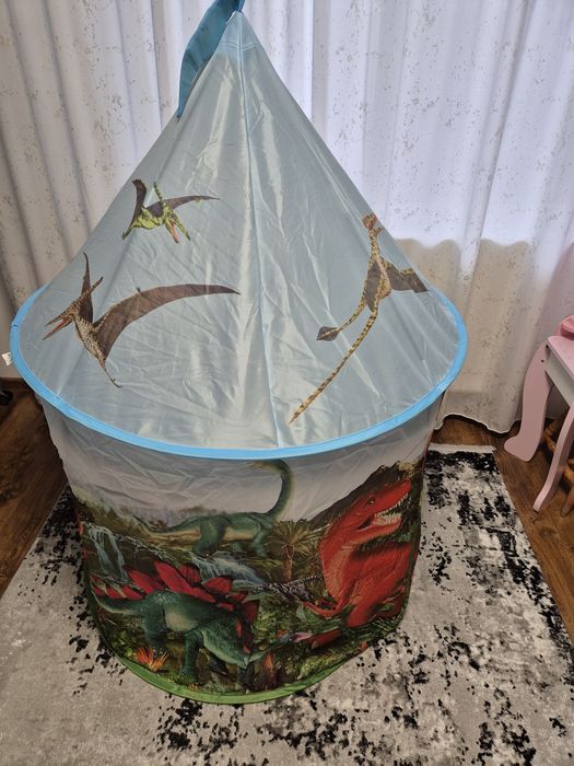 Cort cu dinozauri+ 100 bile colorate