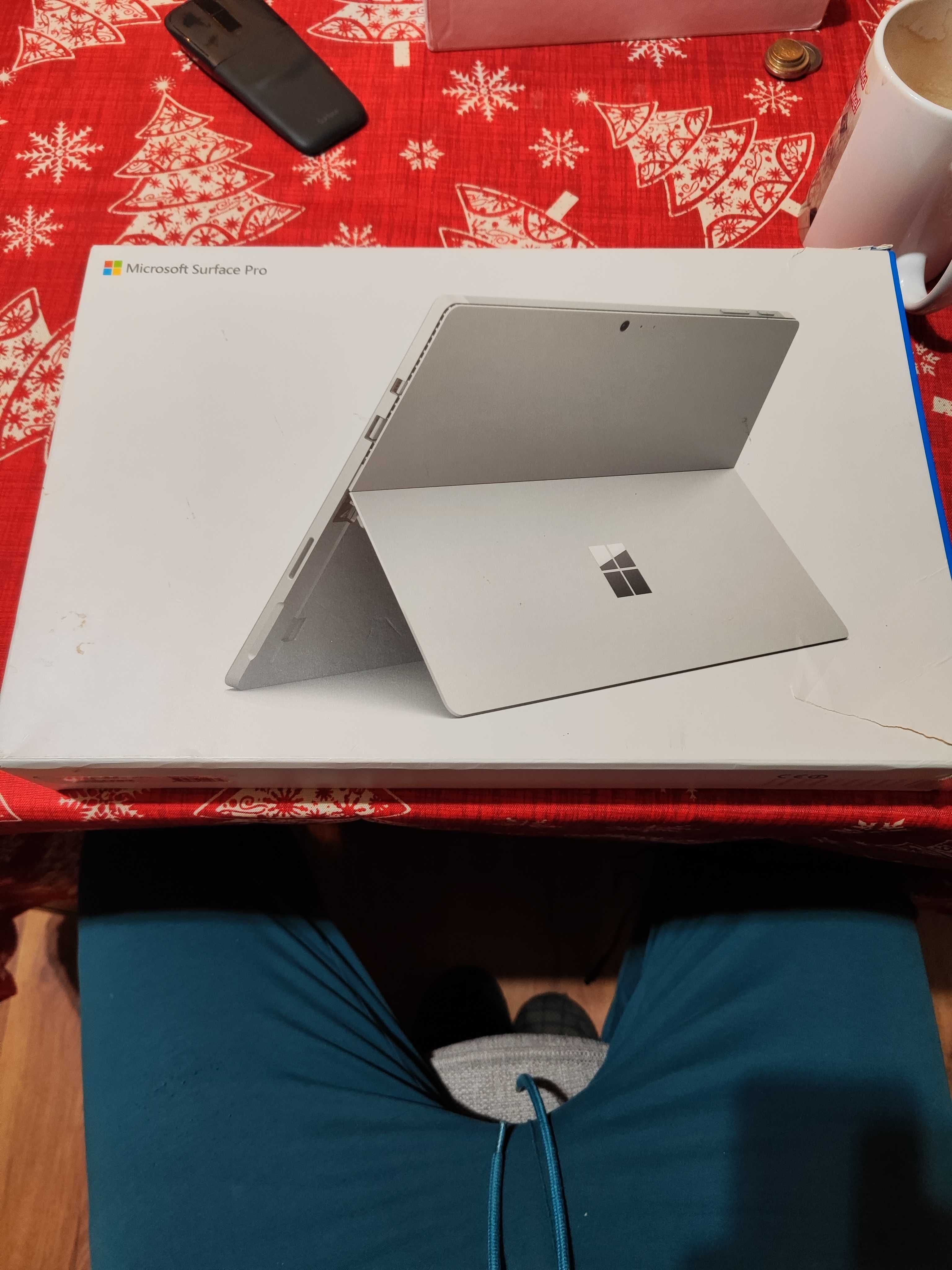 Продавам Microsoft Surface Pro 4