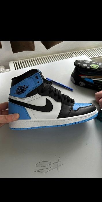 Jordan 1 unc toe