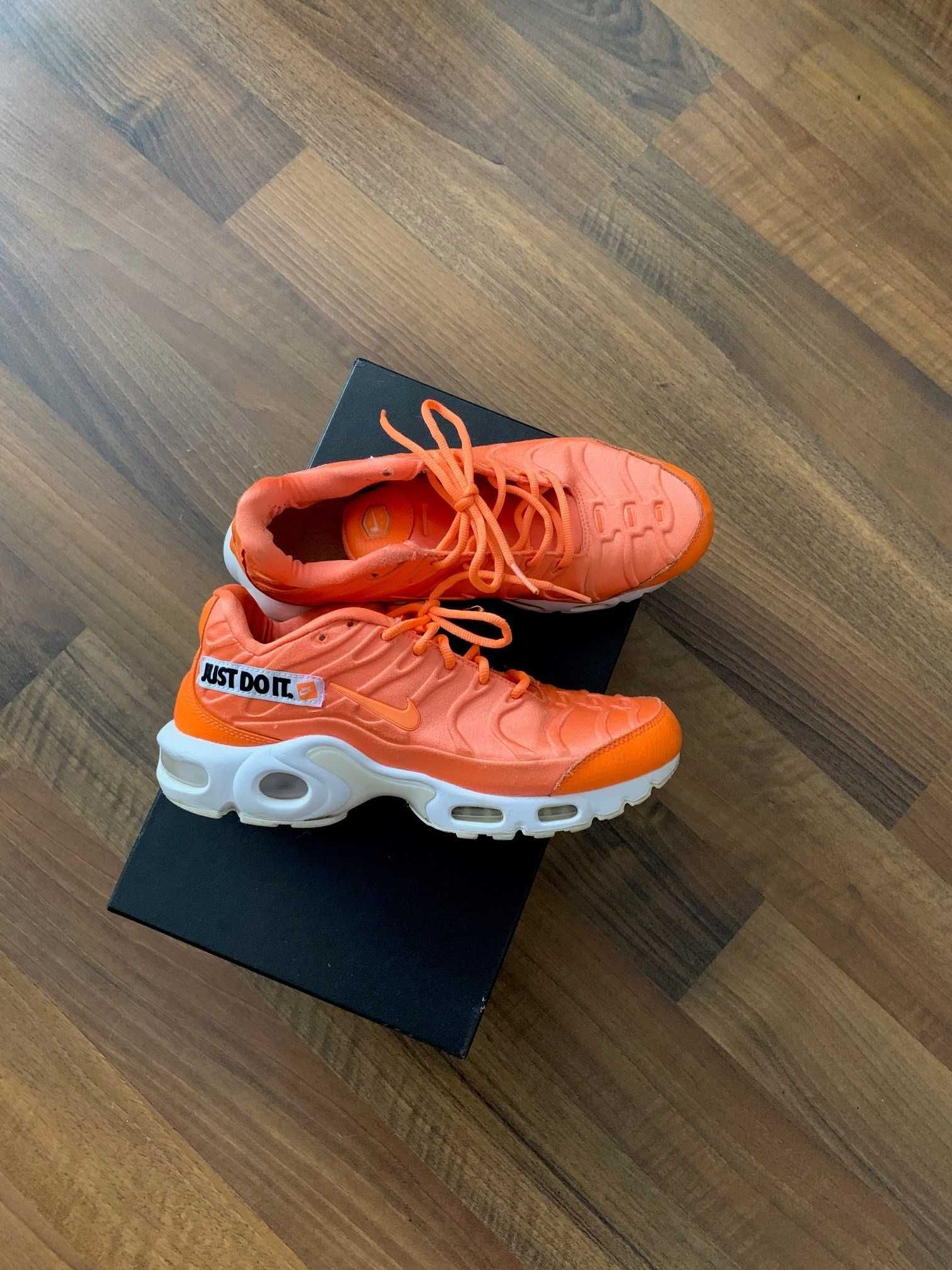 Vand Nike Air Max Plus Just Do It Pack Orange (Women's) - marime 39/40