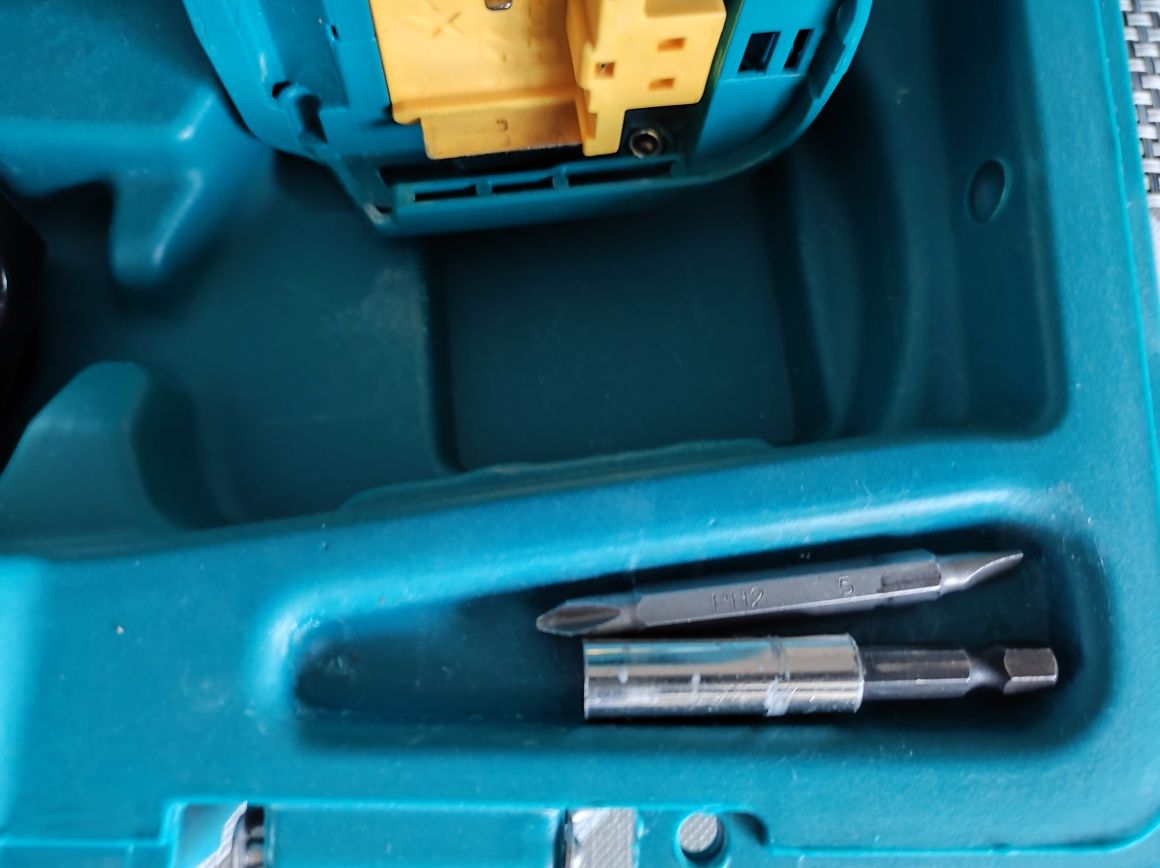 Винтоверт Makita 14.4 V
