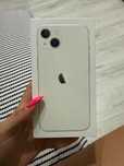 Продавам IPhone 13 бял