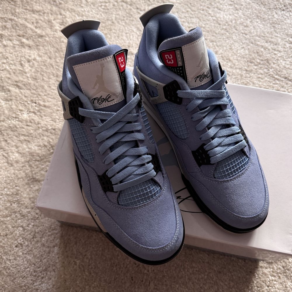 Jordan 4 University Blue