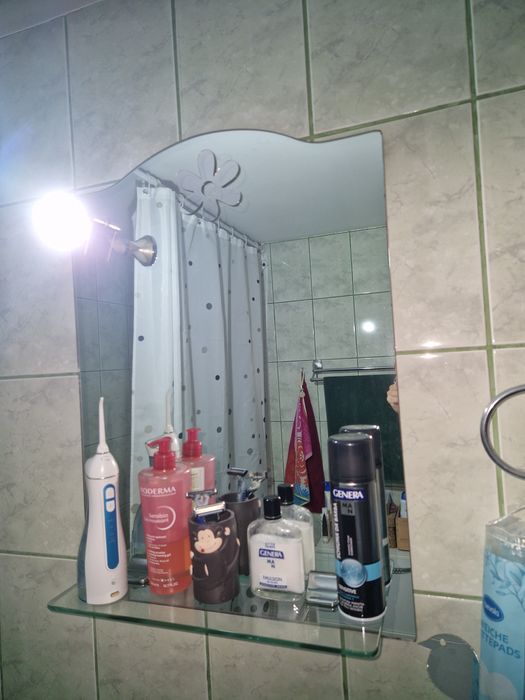 Vand 2 dulapuri pt baie si obiecte sanitare