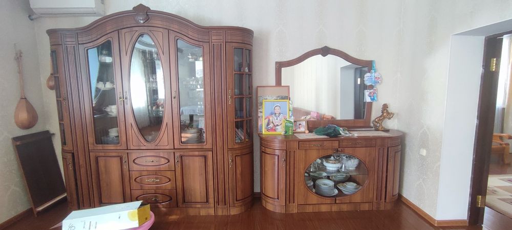 Стенка гостинной