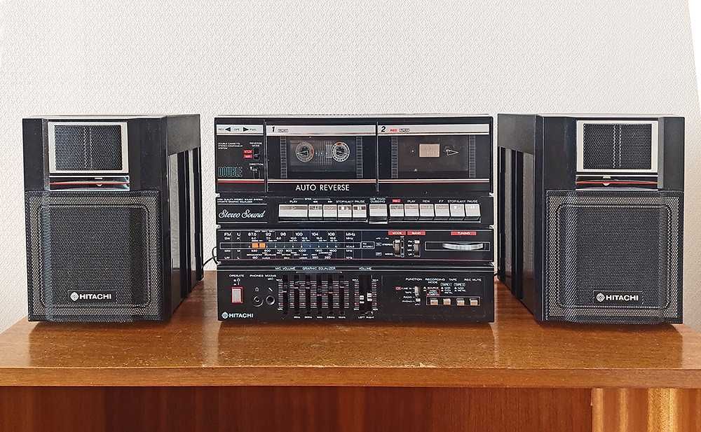 Радиокасетофон  HITACHI TRK- W550E .