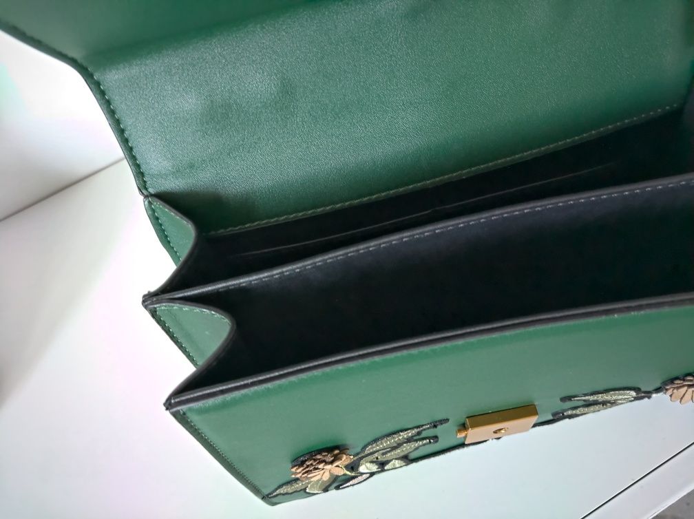 Чанта Gucci в зелено с бродерия, бамбукова дръжка