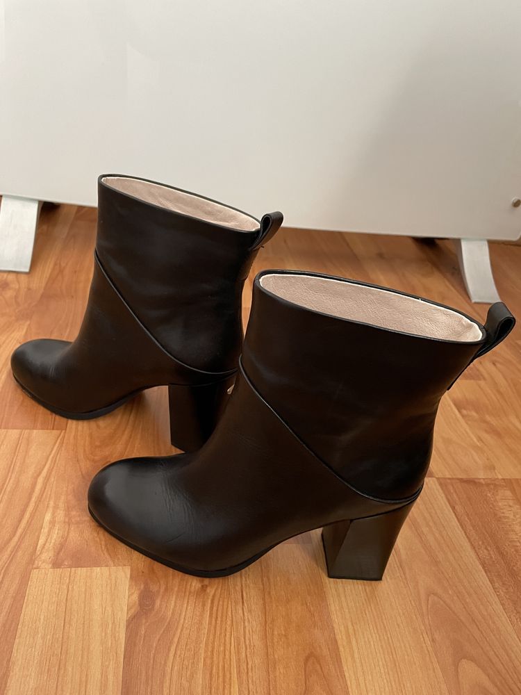 Ghete Liu Jo, marimea 36, piele