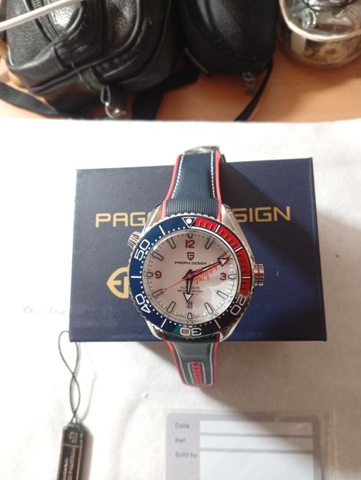 Часовник Само навиващ! НОВ