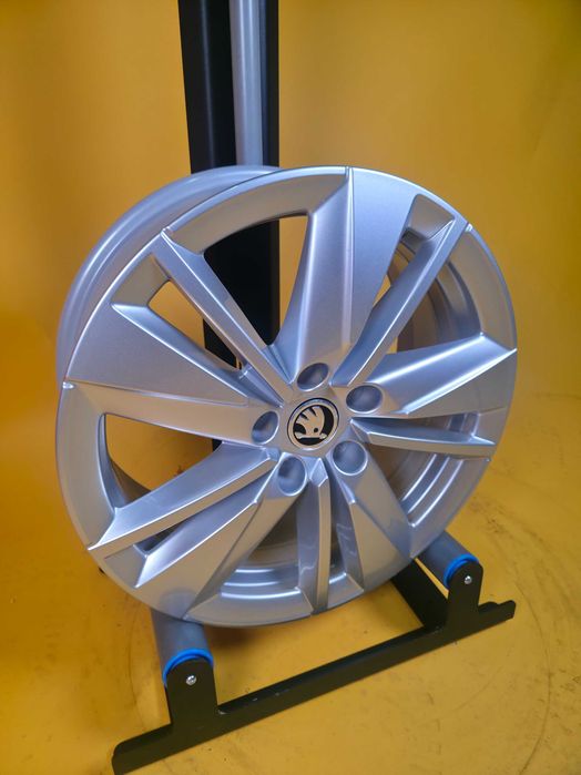 1 Janta Aliaj 5x112 17'' 7J ET 45 - NOUA OEM Skoda Karoq COD 57A601025
