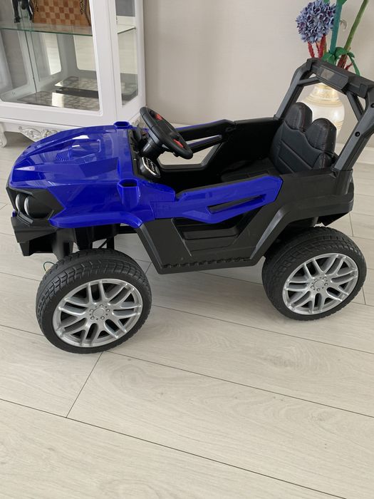 Продам детскую электрическую машину