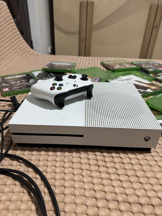 XBOX  One s 1TB perfect functional!