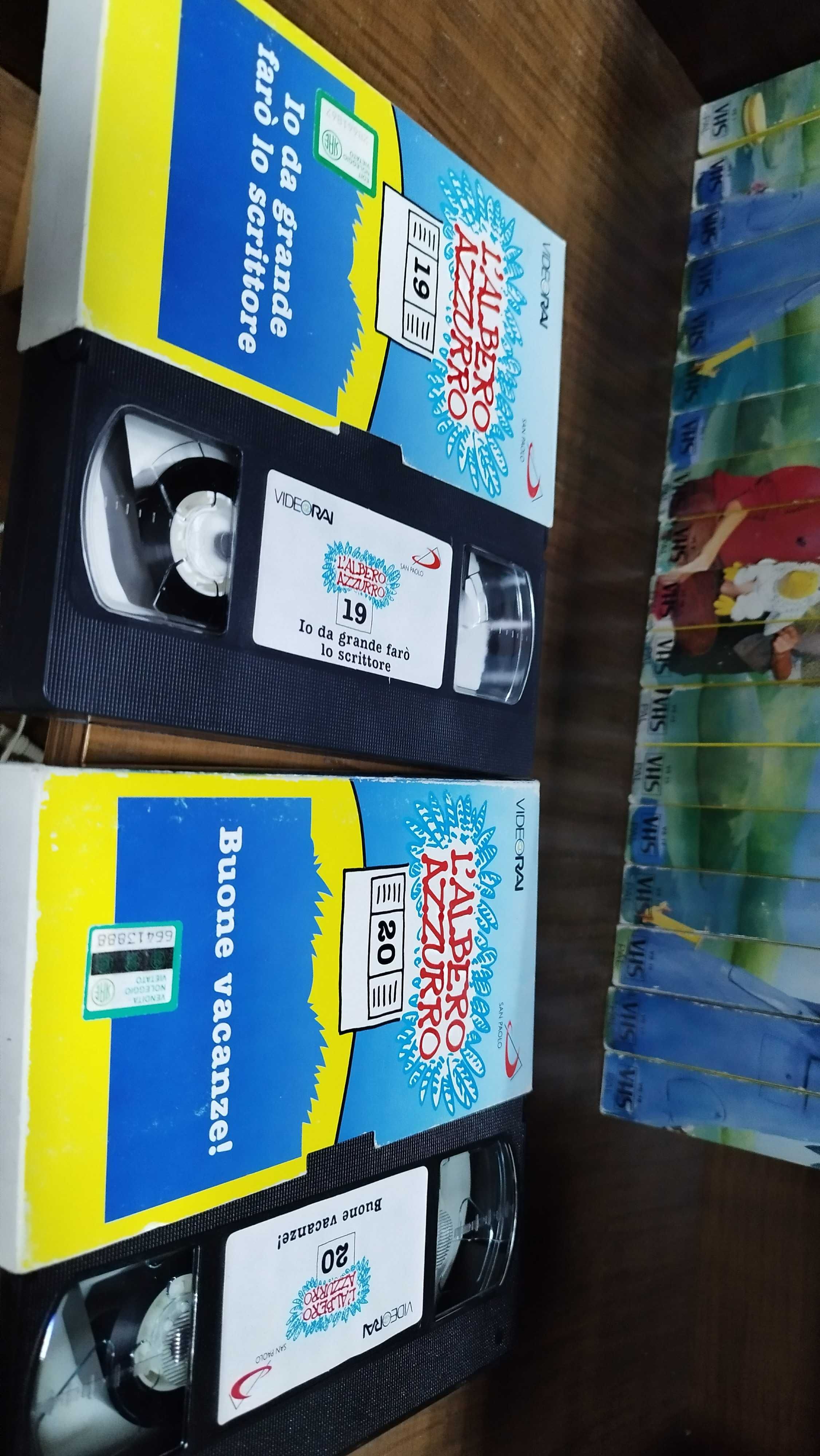 Детски филми 20 бр. на vhs видеокасети l'albero azzurro -синьото дърво