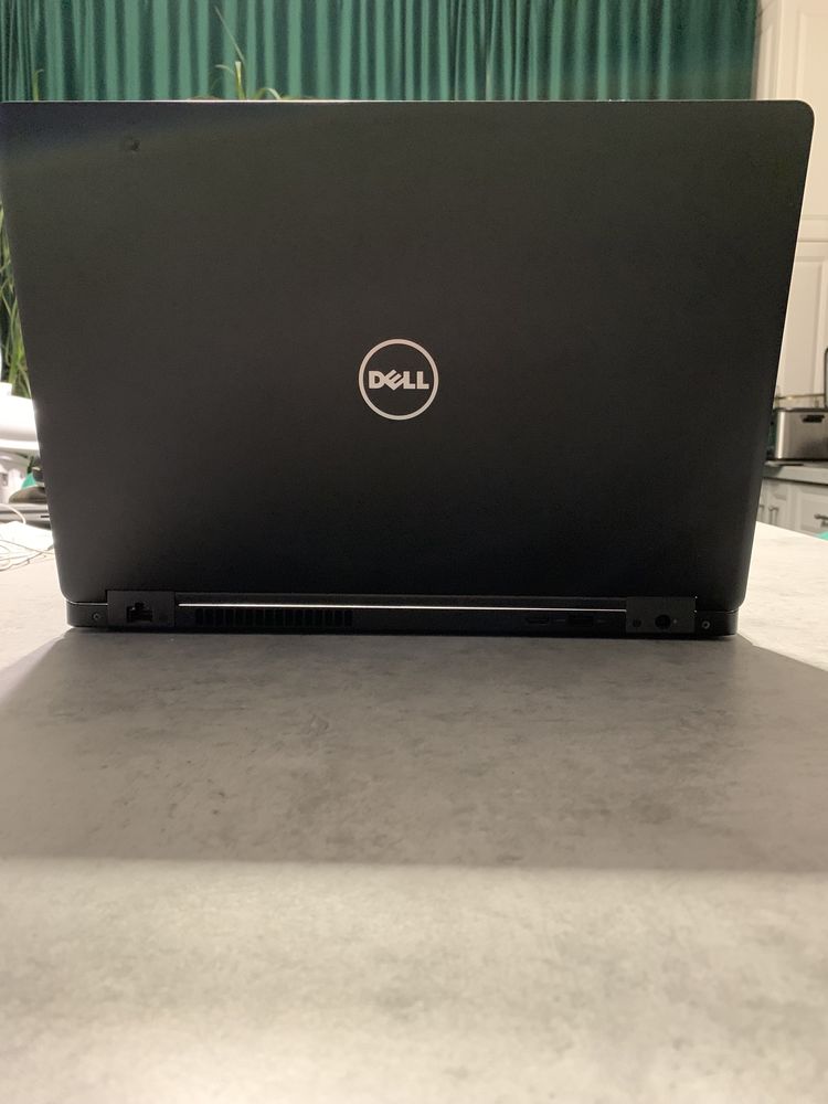 Laptop Dell Latitude 5580 15.6” SSD 250 licenta Windows 10 negociabil