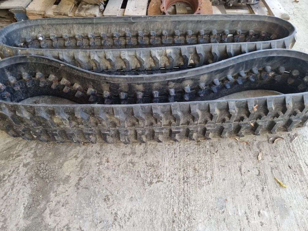 250x70x46(dinți)  senile cauciuc jcb trackmaster hyundai kubota takeuc