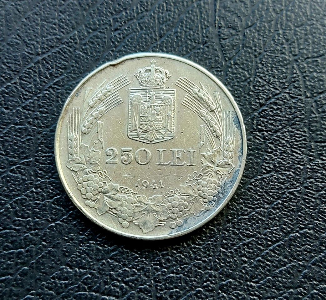 Moneda argint,250 lei 1941,  " totul pt tara" !