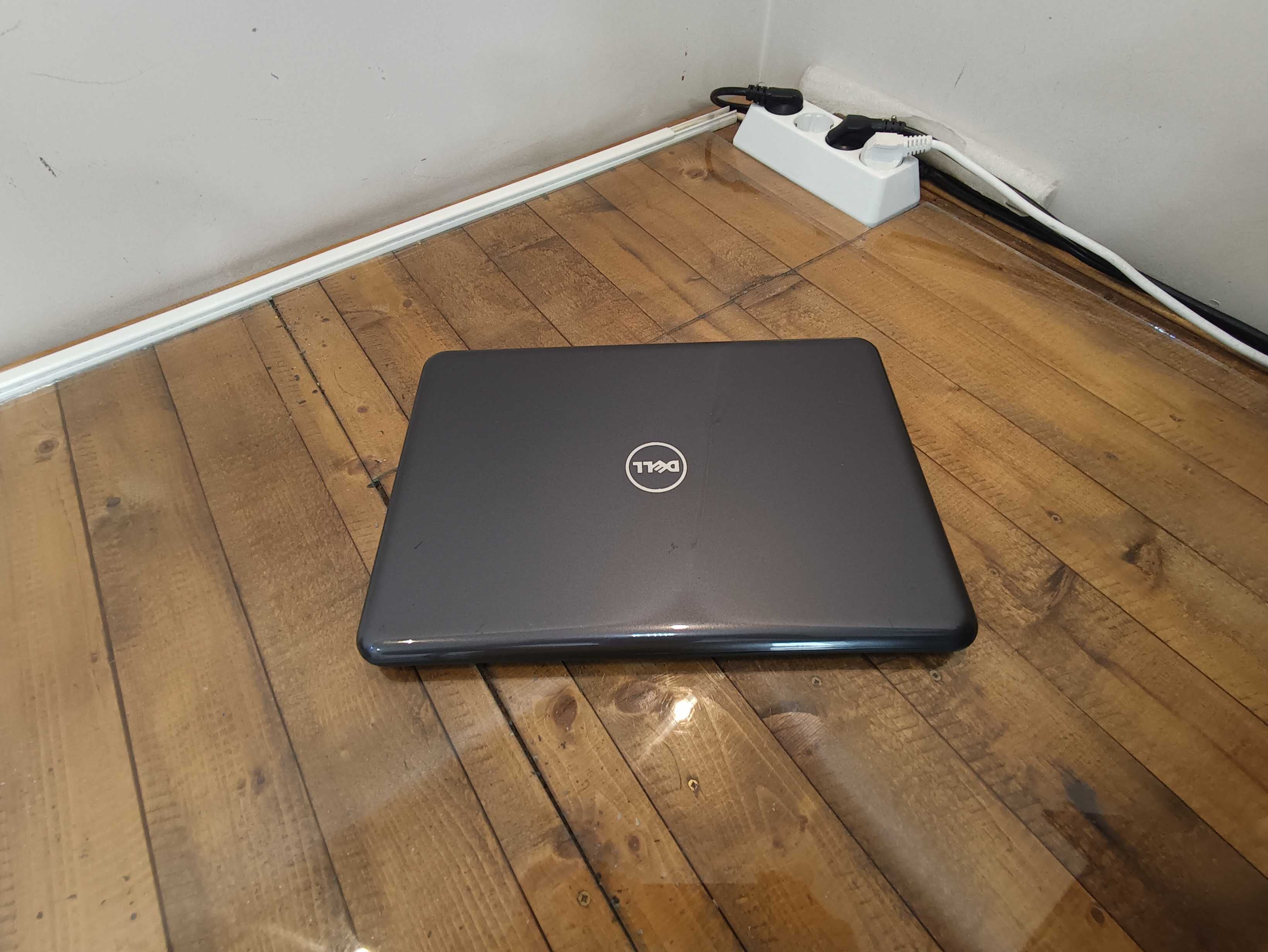 Лаптоп Dell Latitude 3380 - i3 6006U